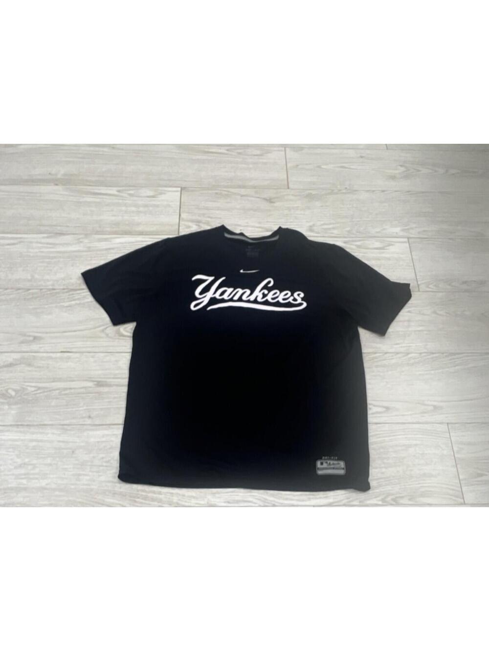SPRING/SUMMER Nike Men's Navy Blue New York Yankees Activewear T Shirt L $68